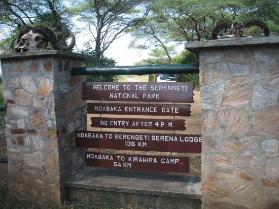 Serengeti Park sign