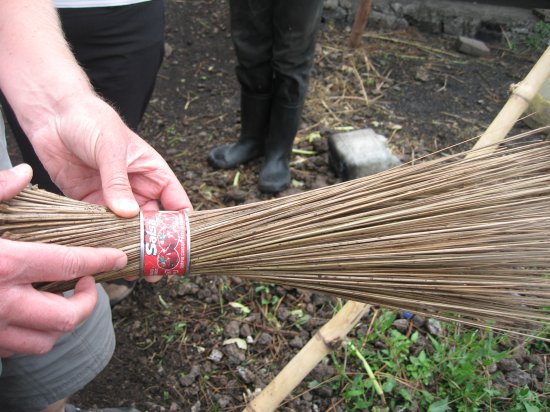 ingenious broom handle
