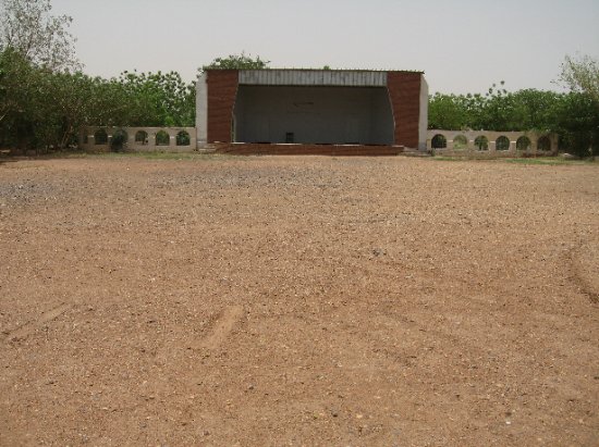 empty amphitheatre, for what reason??