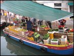 floating fruit market
